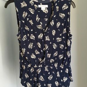 Liz Claiborne sleeveless top. Size M. Navy.